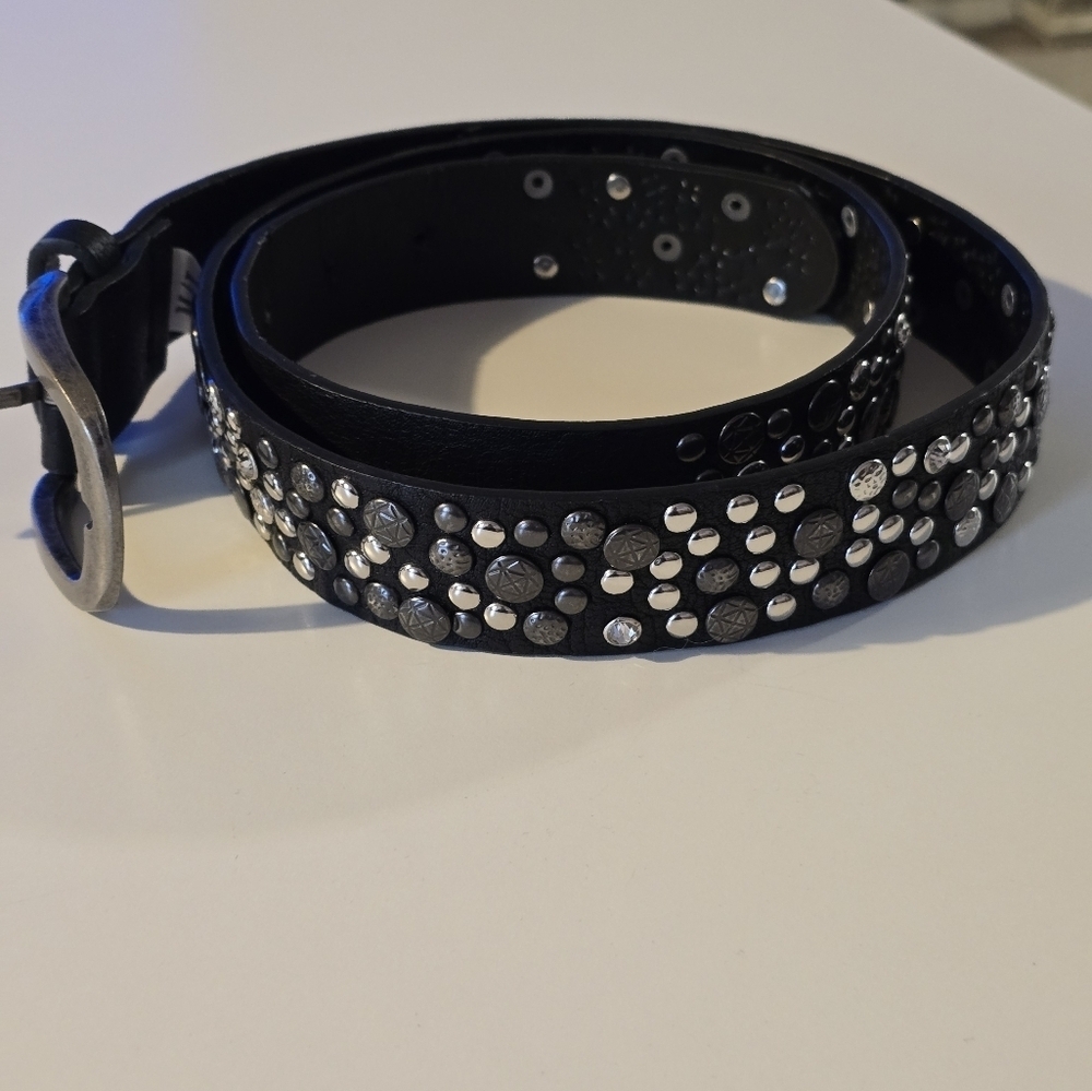 Studded faux leather belt color black - Picture 2 of 4